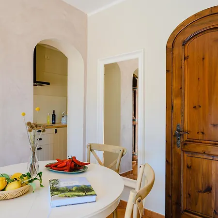 Apartment The Lemon Garden By Elite